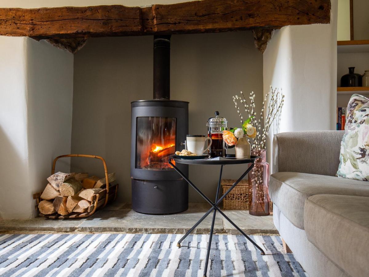 Climbing Rose - Dog Friendly - Peaceful Cotswold Holiday home