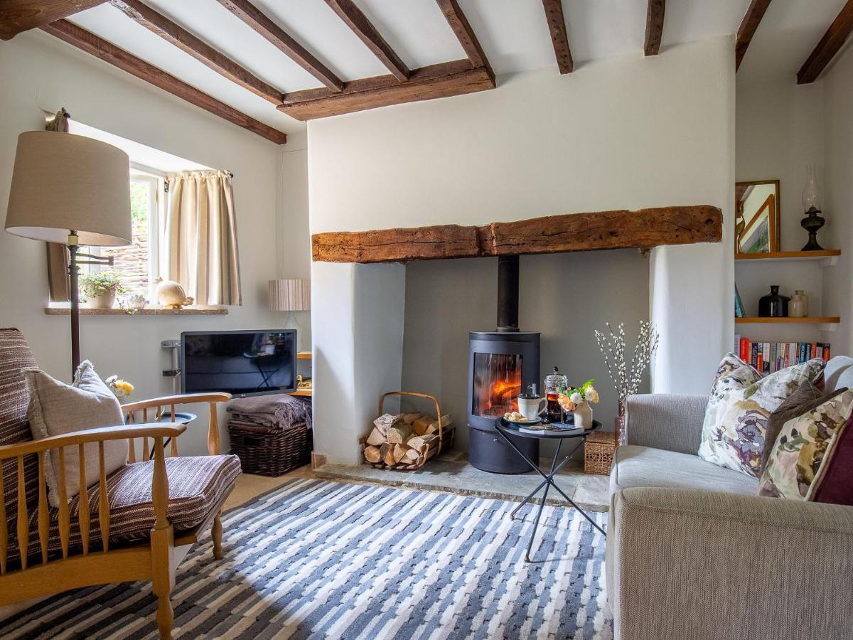 Climbing Rose - Dog Friendly - Peaceful Cotswold Holiday home