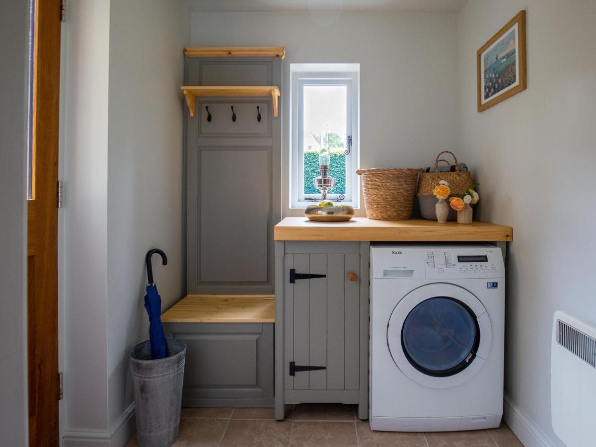 Climbing Rose - Dog Friendly - Peaceful Cotswold Holiday home