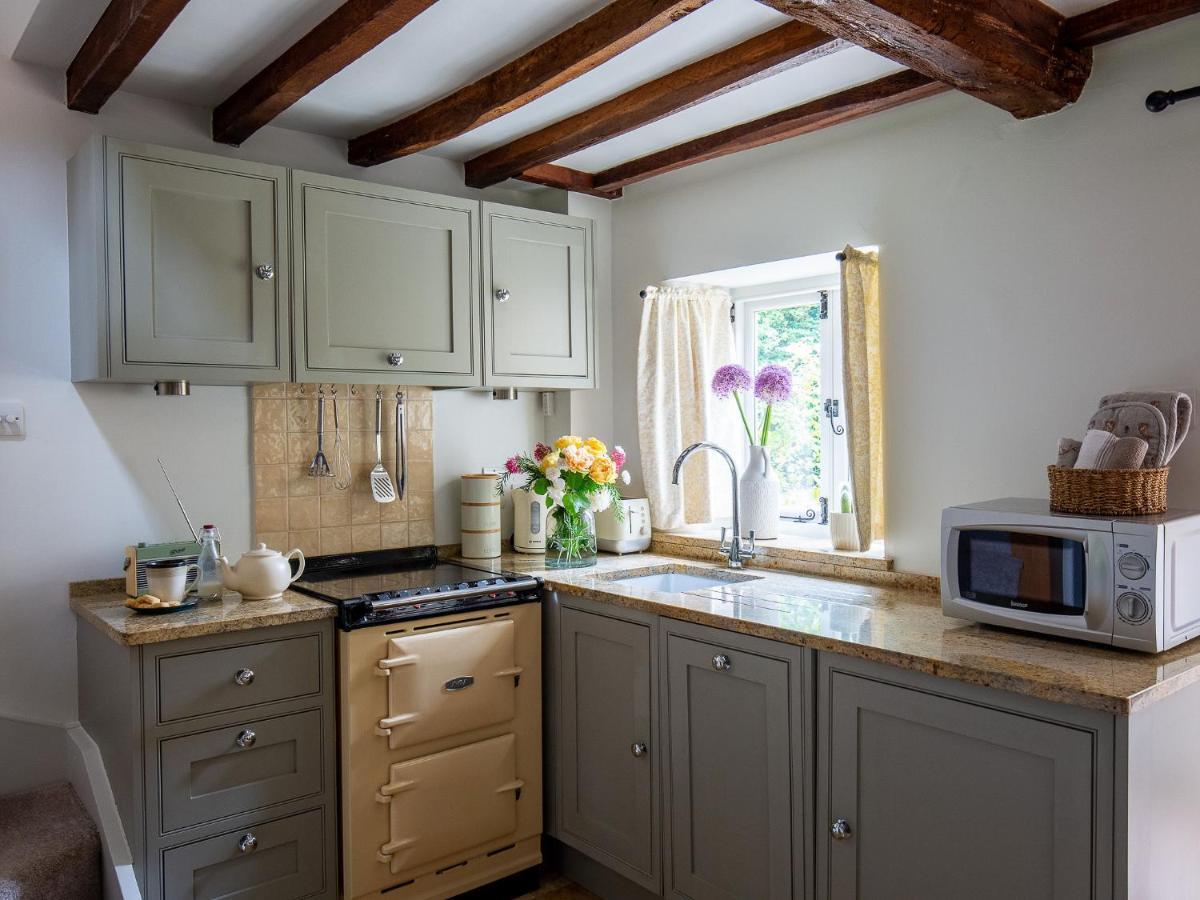 Holiday home Climbing Rose - Dog Friendly - Peaceful Cotswold